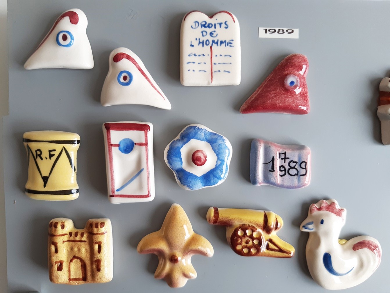 Collection de fèves françaises artisanales.